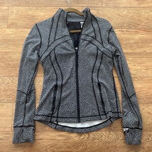 Lululemon Define Jacket - no tag fits like 4-6